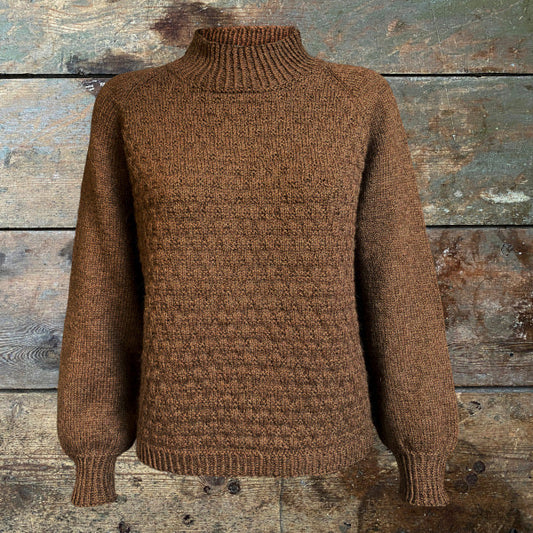 Strikkeopskrift strukturstrikket sweater bluse til damer