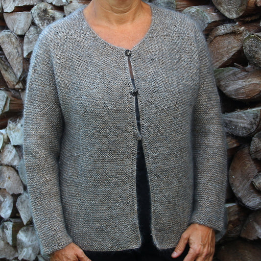 Retstrikket cardigan strikkeopskrift