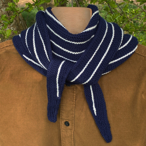 Strikkeopskrift kort tørklæde scarf sømandsstriber klassiske striber