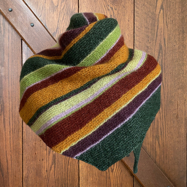 Strikkeopskrift Esthers Tørklæde smukt stribet tørklæde 2 tråde Silk Mohair