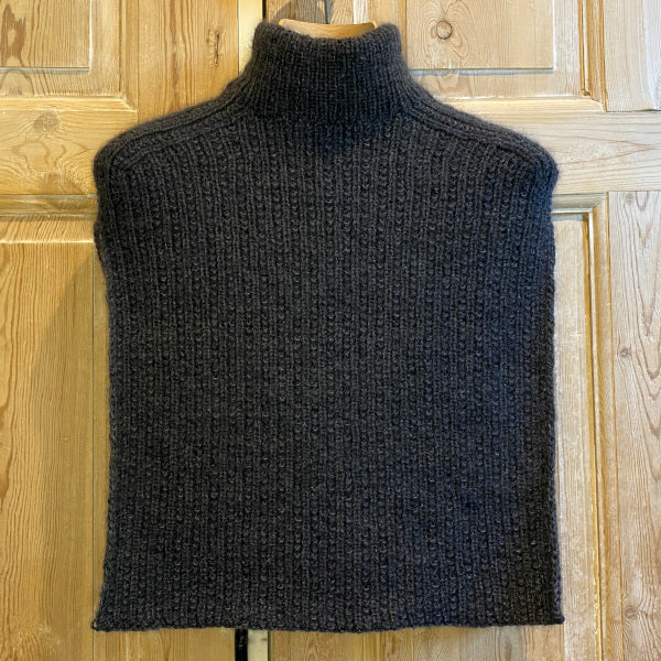 Strikkeopskrift Rachels Poncho Top Down