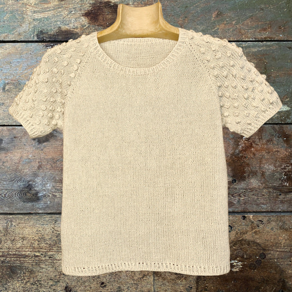 Strikkeopskrift sommerstrik med fine brombærknopper på ærmerne New Arezzo fra Hjertegarn pind 3 Top Down