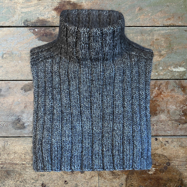 Strikkeopskrift Mollys Halsedisse blød alpaca og silk mohair