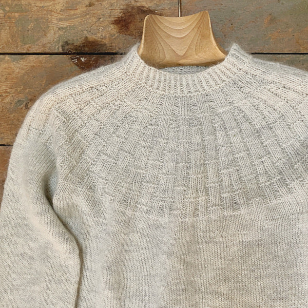 Strikkeopskrift Nethes Sweater damebluse Hjerte Fine og Silk Kid Mohair