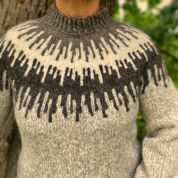 Strikkeopskrift Søster Elise chunky mønsterstrikket sweater