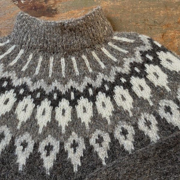 Strikkeopskrift vamset blød sweater Børstet Uld Hjertegarn