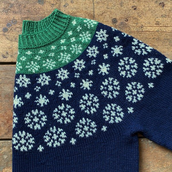 Strikkeopskrift Stjernedrys Bluse dame julebluse