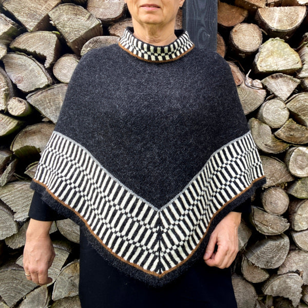 Hanne Larsen Strik Leas Poncho Filcolana
