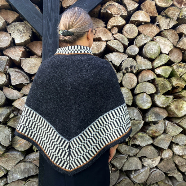 Strikkeopskrift Leas Poncho Filcolana