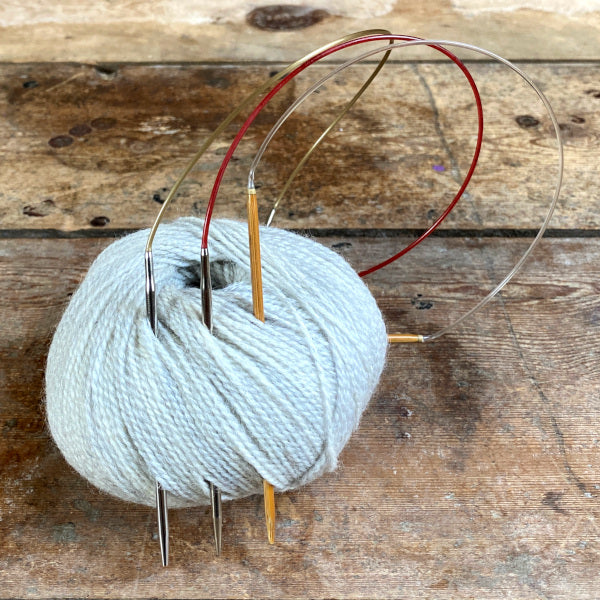 Hvad betyder strikkepinde for strikkefastheden