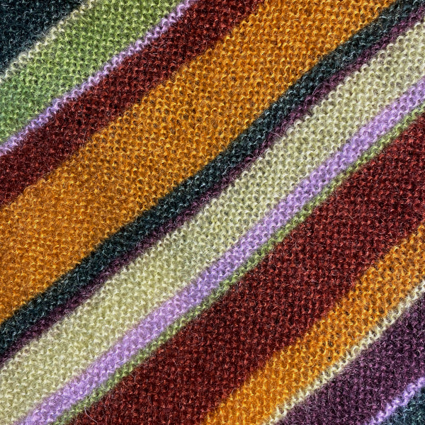 Strikkeopskrift Esthers Tørklæde smukt stribet tørklæde i varme farver