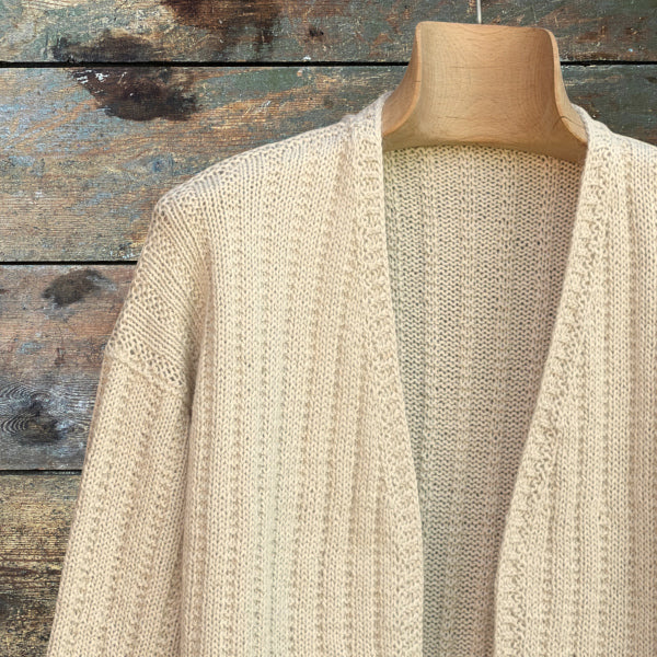 Strikkeopskrift Iduns Trøje basis cardigan pind 3½ New Arezzo og tynd alpaca 400 åben trøje  i fint ribmønster 