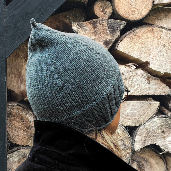 Strikkeopskrift Majses Hue strikket i 2 tråde strømpegarn. Hue, der sidder godt på hovedet. Hjerte Fine og Lana Cotton 212 fra Hjertegarn