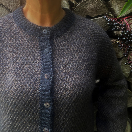 Strikkeopskrift Perle Trøje Perlestrik cardigan tynd uld og silk kid mohair Hjertegarn Top Down