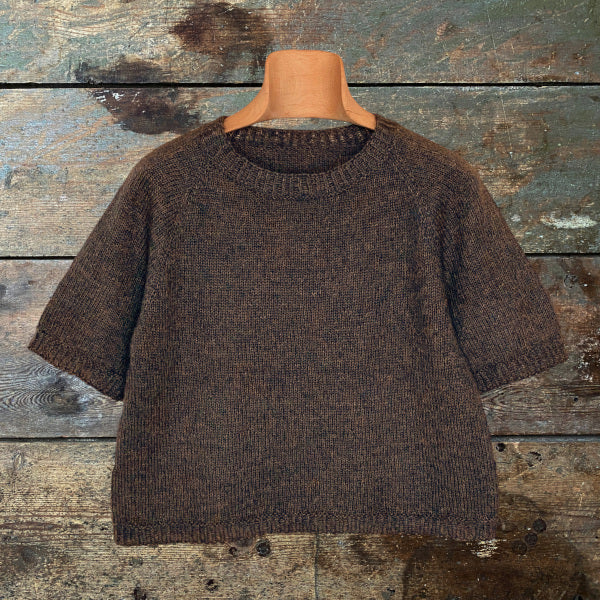 Strikkeopskrift Silje Bredt ærme damebluse med kort ærme i super lækkert garn Silk Kid Mohair og Tynd alpaca fra Hjertegarn strikket Top Down på pind 3½