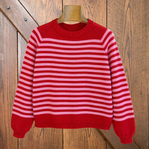Strikkeopskrift Sømandsstribet Bluse strikke bluse til damer i mange størrelser blødt garn 50% uld 50% bomuld Lana Cotton 212 Hjertegarn Rød Lyserød