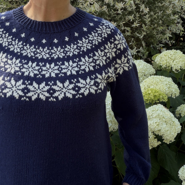 Strikkeopskrift Søster Astrid stjernebluse uld/bomuld mønsterstrik pind 3 top down All Seasons