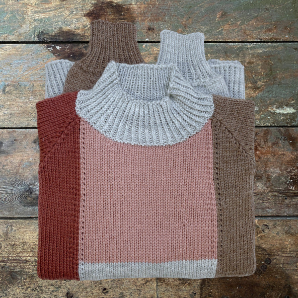 Strikkeopskrift ternet sweater Vital 100% uld Hjertegarn strikket på pind 4 brug dine gode garnrester sweater i mange farver strikket i felter i mange farver