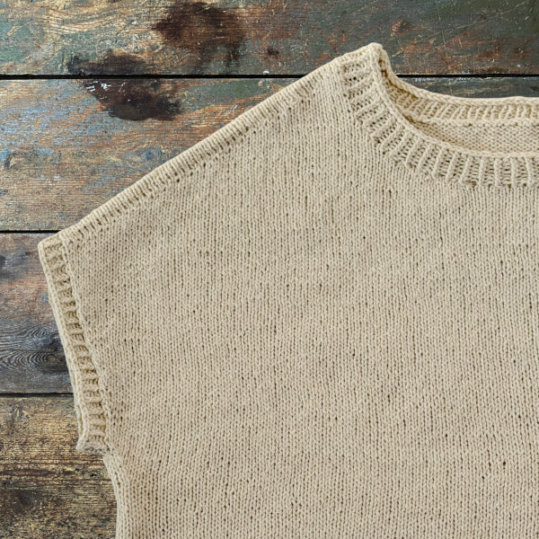 Strikkeopskrift sommerbluse sommertop med vingeærme strikket Top Down på pind 3 Organic Trio fra Hjertegarn Merino Uld Bomuld Silke
